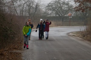 002 Zdobeni vanocniho stromecku Slatinany (23.12.2016)